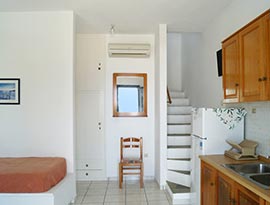 Η κουζίνα στο διαμέρισμα 1